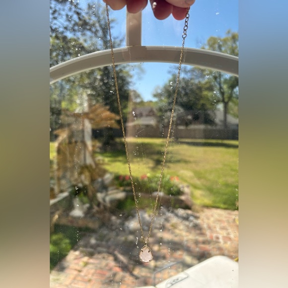 Kendra Scott Rose Quartz Kiri Necklace - Picture 3 of 3